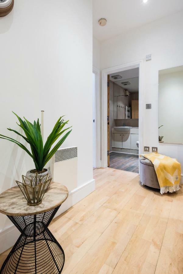 Stylish Hyde Park Apartment Londen Buitenkant foto